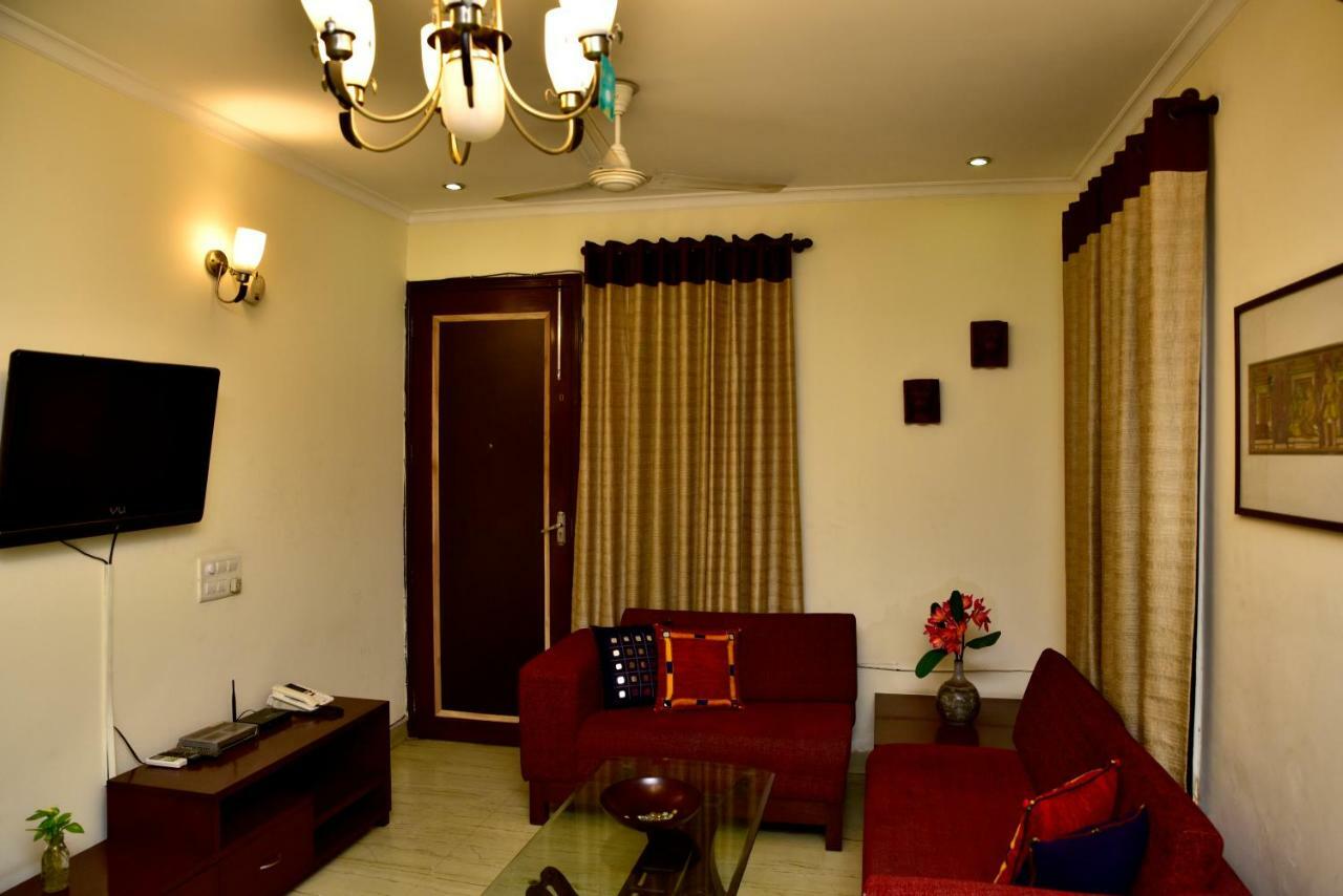 2Bhk Comfortable Furnished Serviced Apartments In Hauz Khas - Woodpecker Apartments 뉴델리 외부 사진